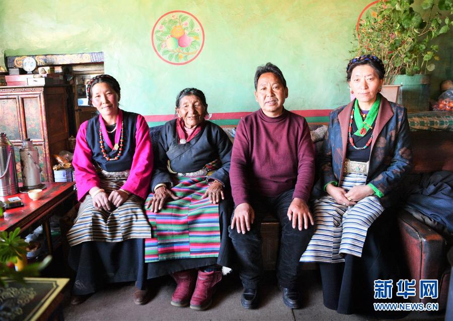 苦难和新生——西藏翻身农奴影像档案：巴桑