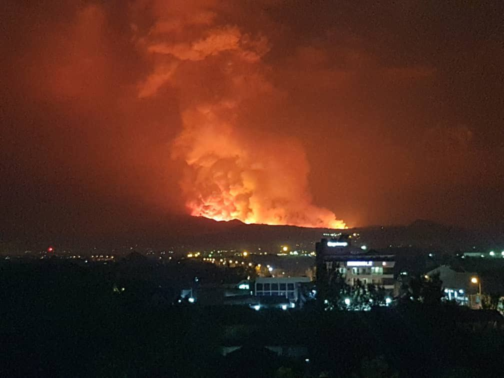 刚果(金)东北部尼拉贡戈火山喷发 当地民众大批撤离