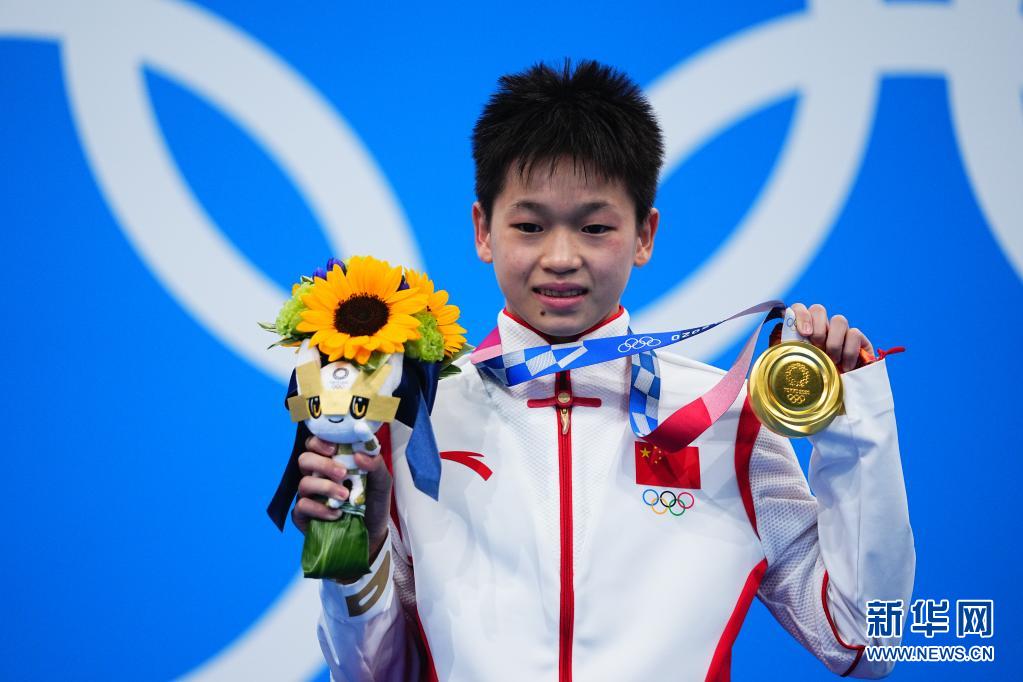 跳水女子10米跳台决赛：中国选手包揽冠亚军